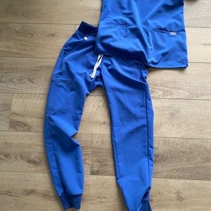 XS Figs Zamora pants and Catarina shirt